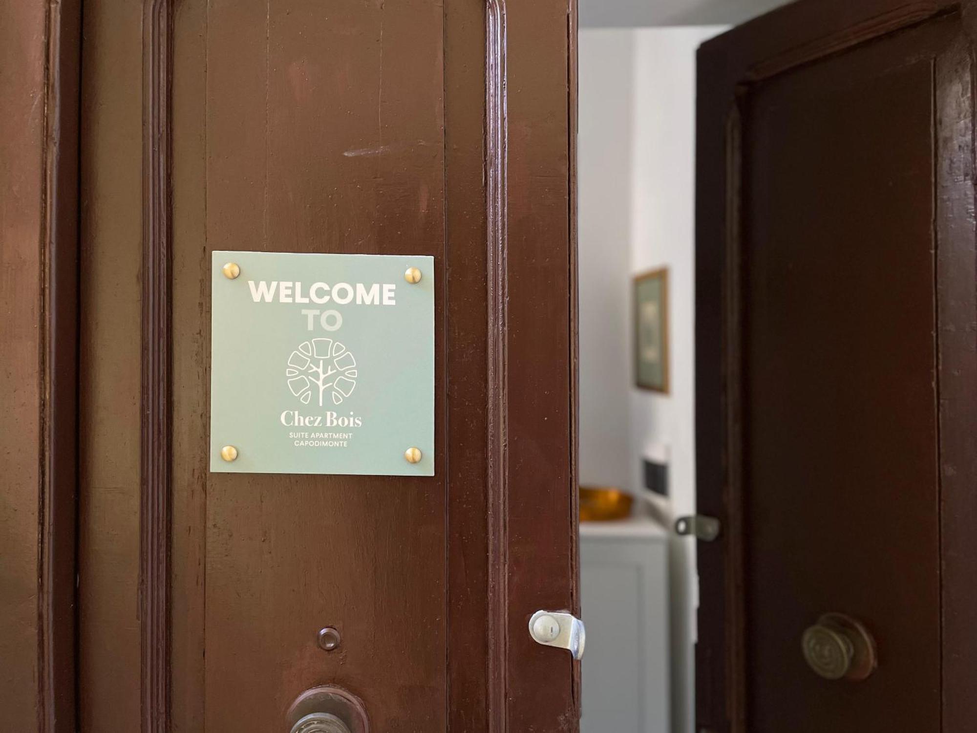 Chez Bois - Suite Apartment Capodimonte Naples Luaran gambar