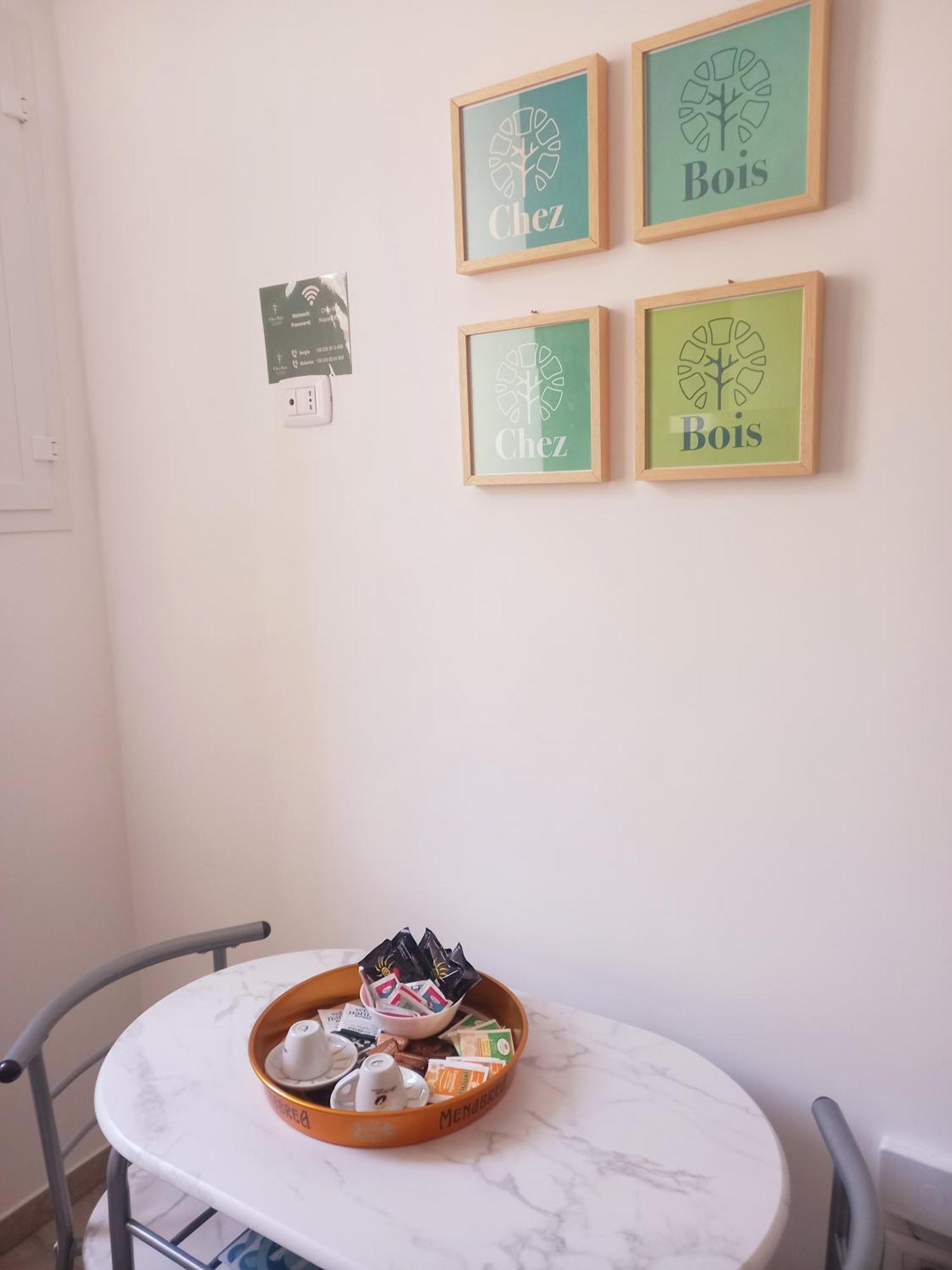 Chez Bois - Suite Apartment Capodimonte Naples Luaran gambar
