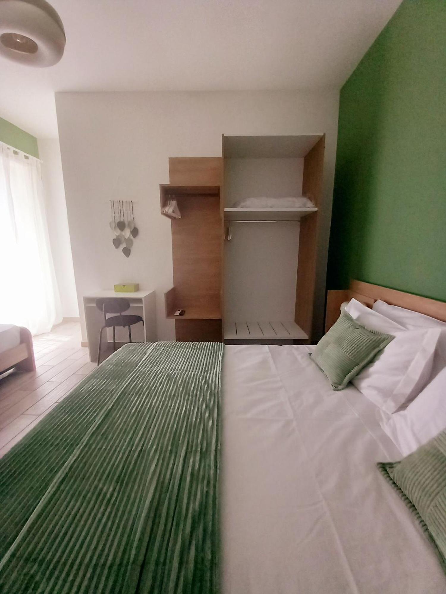 Chez Bois - Suite Apartment Capodimonte Naples Luaran gambar