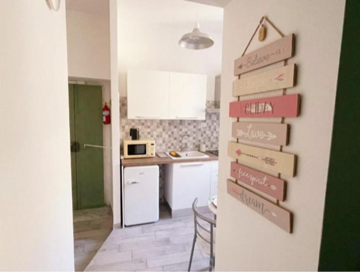 Chez Bois - Suite Apartment Capodimonte Naples Luaran gambar