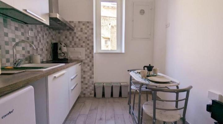 Chez Bois - Suite Apartment Capodimonte Naples Luaran gambar