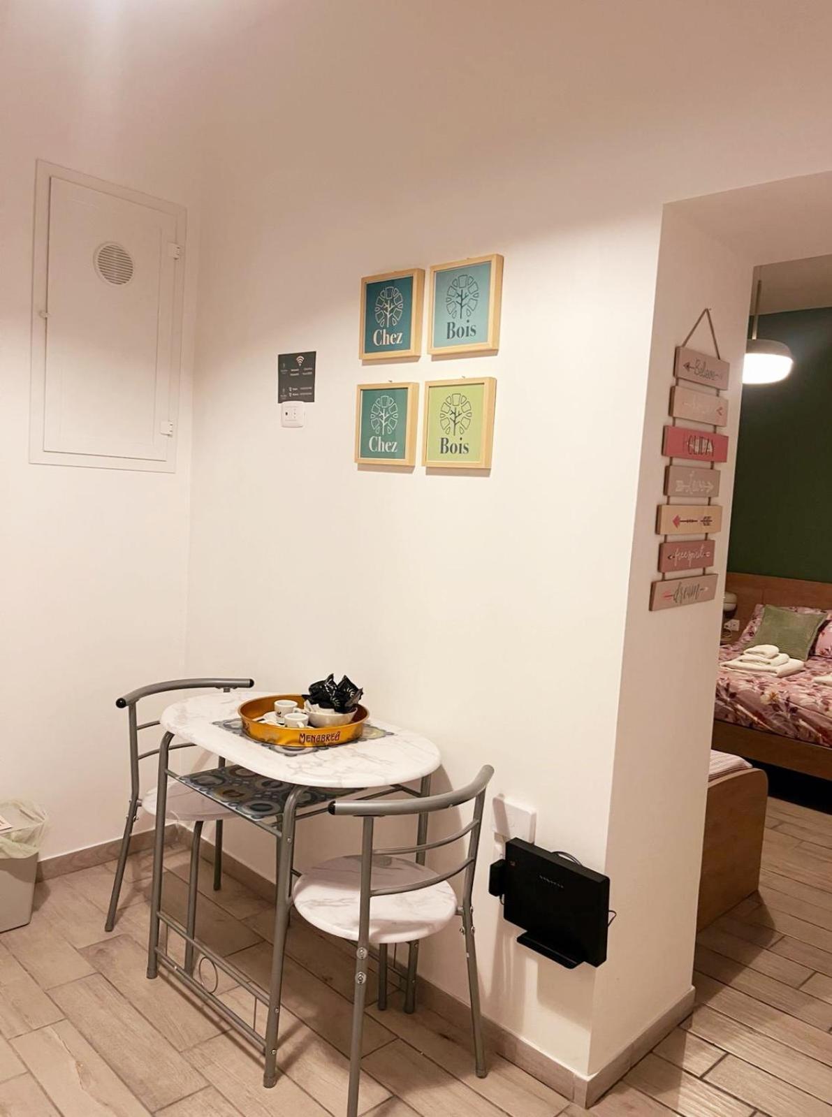 Chez Bois - Suite Apartment Capodimonte Naples Luaran gambar