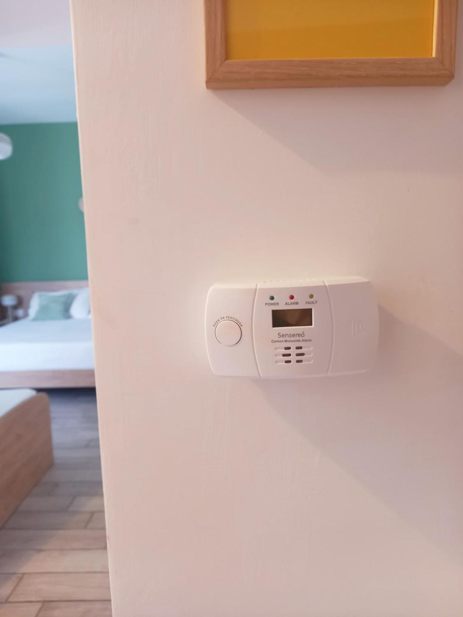 Chez Bois - Suite Apartment Capodimonte Naples Luaran gambar