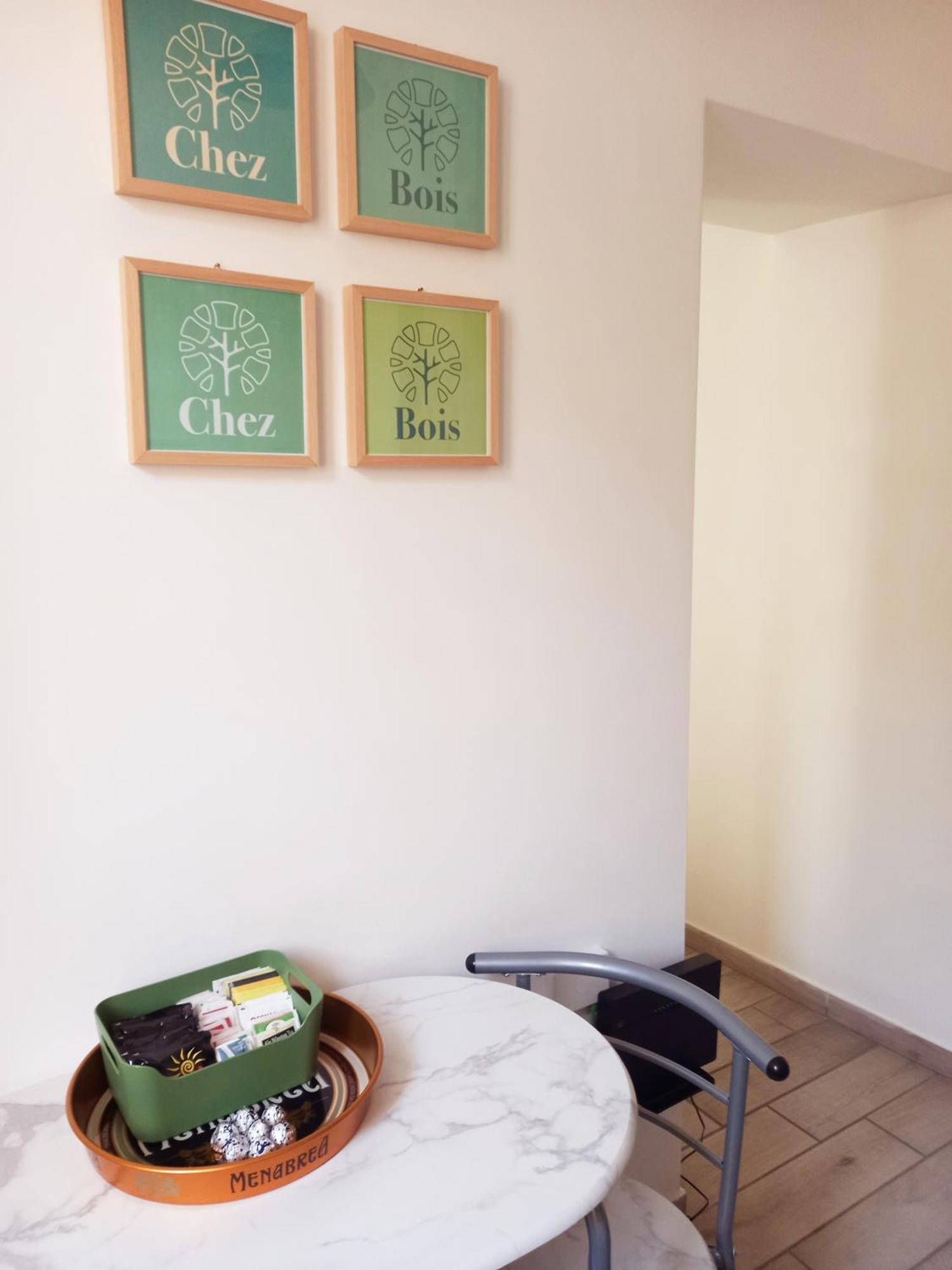 Chez Bois - Suite Apartment Capodimonte Naples Luaran gambar